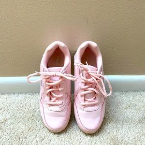 Pink Fila tennis shoes size 5
